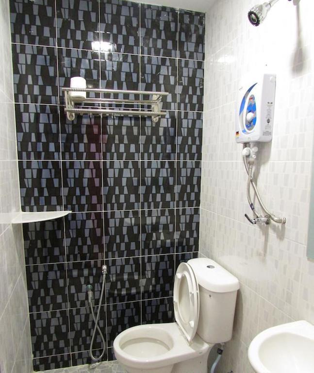 Hotel Zamburger Enstek Сепанг Номер фото